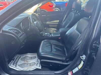 2015 Chrysler 300 Series Limited 4dr Sedan   - Photo 13 - Hazleton, PA 18201