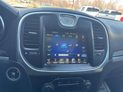 2015 Chrysler 300 Series Limited 4dr Sedan   - Photo 29 - Hazleton, PA 18201
