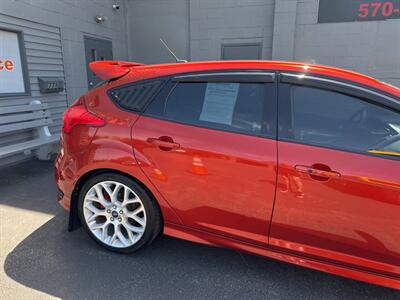 2018 Ford Focus ST 4dr Hatchback   - Photo 9 - Hazleton, PA 18201
