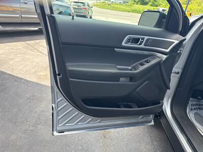 2013 Ford Explorer XLT AWD 4dr SUV   - Photo 14 - Hazleton, PA 18201