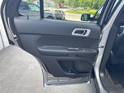 2013 Ford Explorer XLT AWD 4dr SUV   - Photo 17 - Hazleton, PA 18201