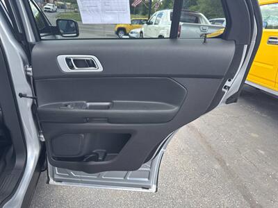 2013 Ford Explorer XLT AWD 4dr SUV   - Photo 23 - Hazleton, PA 18201