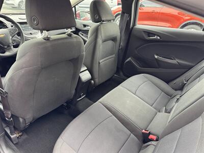 2017 Chevrolet Cruze LT Auto 4dr Sedan   - Photo 18 - Hazleton, PA 18201