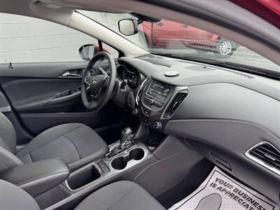 2017 Chevrolet Cruze LT Auto 4dr Sedan   - Photo 25 - Hazleton, PA 18201