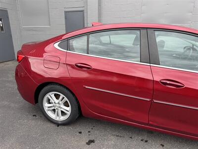 2017 Chevrolet Cruze LT Auto 4dr Sedan   - Photo 9 - Hazleton, PA 18201