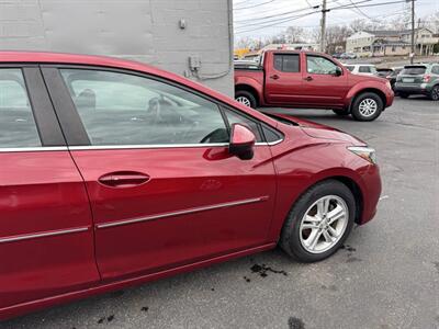 2017 Chevrolet Cruze LT Auto 4dr Sedan   - Photo 10 - Hazleton, PA 18201