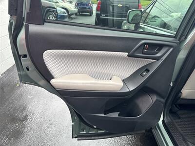 2018 Subaru Forester 2.5i Premium AWD 4dr Wagon CVT   - Photo 18 - Hazleton, PA 18201