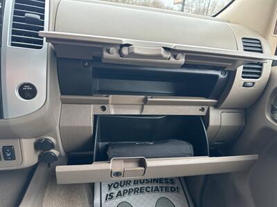 2014 Nissan Frontier SV 4x4 4dr Crew Cab 5 ft. SB Pickup 5A   - Photo 36 - Hazleton, PA 18201