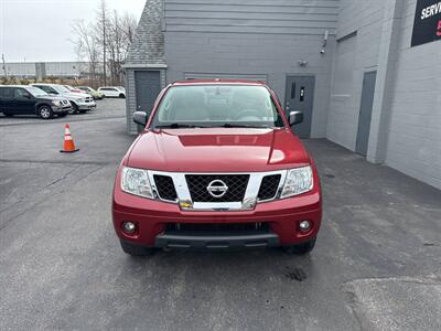 2014 Nissan Frontier SV 4x4 4dr Crew Cab 5 ft. SB Pickup 5A   - Photo 2 - Hazleton, PA 18201