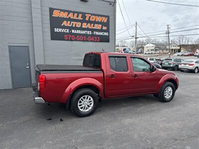 2014 Nissan Frontier SV 4x4 4dr Crew Cab 5 ft. SB Pickup 5A   - Photo 6 - Hazleton, PA 18201