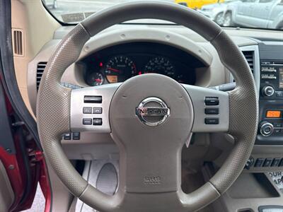2014 Nissan Frontier SV 4x4 4dr Crew Cab 5 ft. SB Pickup 5A   - Photo 30 - Hazleton, PA 18201