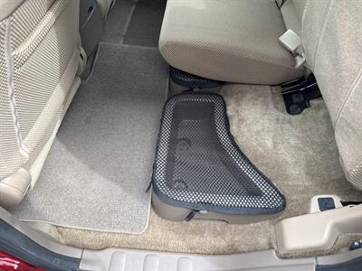 2014 Nissan Frontier SV 4x4 4dr Crew Cab 5 ft. SB Pickup 5A   - Photo 17 - Hazleton, PA 18201
