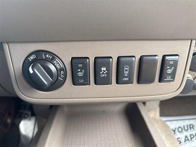 2014 Nissan Frontier SV 4x4 4dr Crew Cab 5 ft. SB Pickup 5A   - Photo 34 - Hazleton, PA 18201