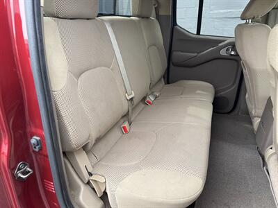 2014 Nissan Frontier SV 4x4 4dr Crew Cab 5 ft. SB Pickup 5A   - Photo 20 - Hazleton, PA 18201