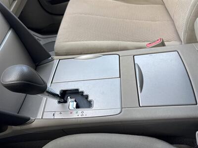 2011 Toyota Camry LE 4dr Sedan 6A   - Photo 29 - Hazleton, PA 18201