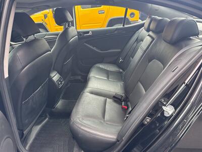 2015 Kia Cadenza Premium 4dr Sedan - Photo 16 - Hazleton, PA 18201