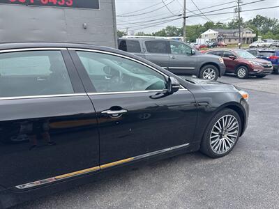 2015 Kia Cadenza Premium 4dr Sedan - Photo 10 - Hazleton, PA 18201