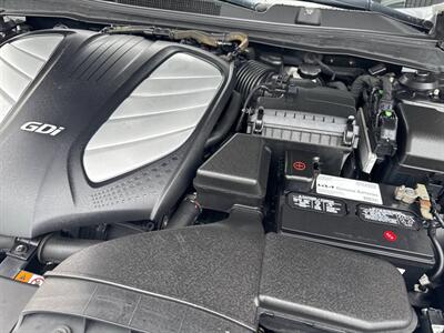 2015 Kia Cadenza Premium 4dr Sedan - Photo 12 - Hazleton, PA 18201