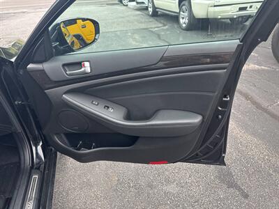 2015 Kia Cadenza Limited   - Photo 24 - Hazleton, PA 18201
