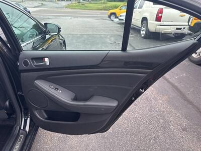 2015 Kia Cadenza Limited   - Photo 21 - Hazleton, PA 18201