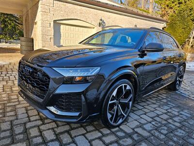 2023 Audi RS Q8 4.0T quattro - Photo 1 - Roslyn, NY 11576