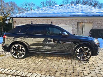 2023 Audi RS Q8 4.0T quattro - Photo 4 - Roslyn, NY 11576