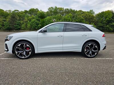 2024 Audi RS Q8 4.0T quattro   - Photo 8 - Roslyn, NY 11576