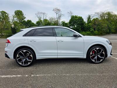 2024 Audi RS Q8 4.0T quattro   - Photo 4 - Roslyn, NY 11576