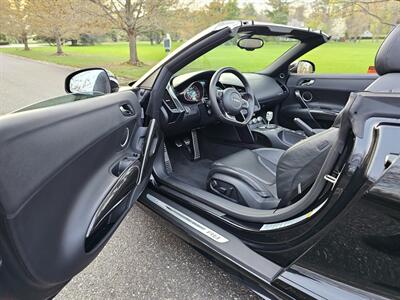 2012 Audi R8 5.2 quattro Spyder  Manual - Photo 45 - Roslyn, NY 11576