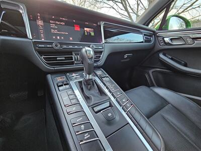 2019 Porsche Macan   - Photo 43 - Roslyn, NY 11576