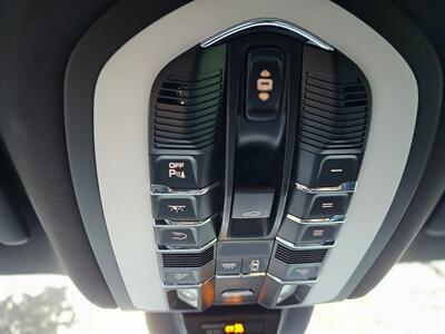 2019 Porsche Macan   - Photo 61 - Roslyn, NY 11576