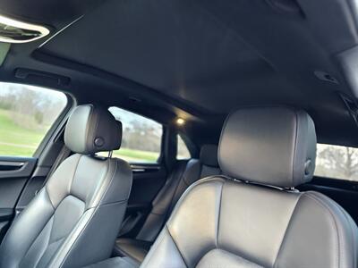 2019 Porsche Macan   - Photo 32 - Roslyn, NY 11576