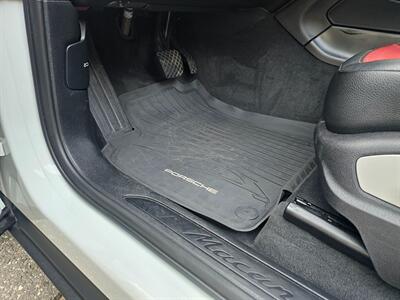 2020 Porsche Macan   - Photo 64 - Roslyn, NY 11576