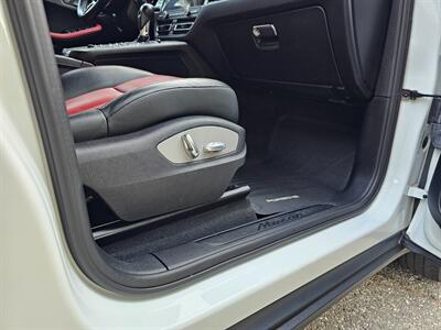 2020 Porsche Macan   - Photo 40 - Roslyn, NY 11576