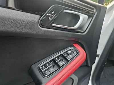 2020 Porsche Macan   - Photo 55 - Roslyn, NY 11576