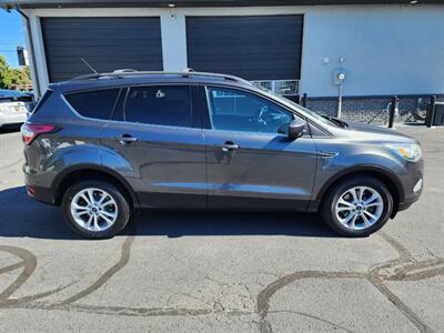 2017 Ford Escape SE   - Photo 2 - Boise, ID 83704