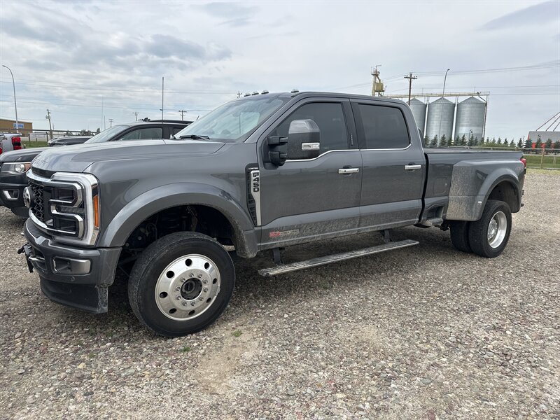 2023 Ford F-450 Super Duty Limited - Photo 1 - Magrath, AL 21804