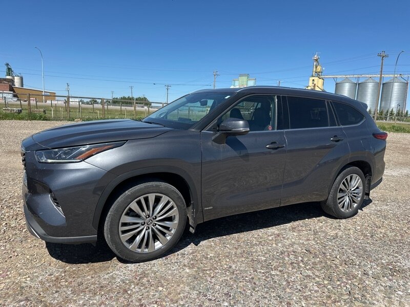 2023 Toyota Highlander Hybrid Platinum - Photo 1 - Magrath, AL 21804