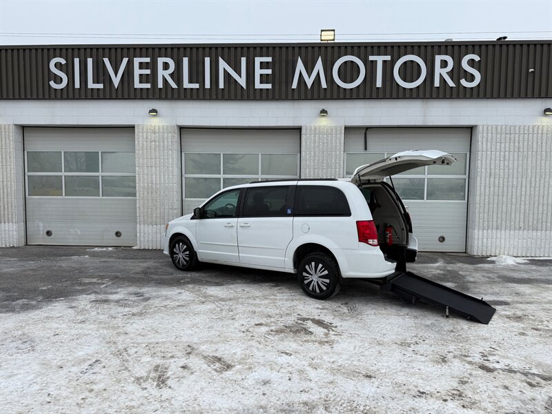 2014 Dodge Grand Caravan WHEELCHAIR VAN   - Photo 1 - Winnipeg, MB R2J 3T3