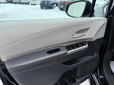 2022 Toyota Sienna LE 8-Passenger   - Photo 11 - Winnipeg, MB R2J 3T3