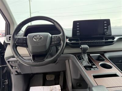 2022 Toyota Sienna LE 8-Passenger   - Photo 9 - Winnipeg, MB R2J 3T3