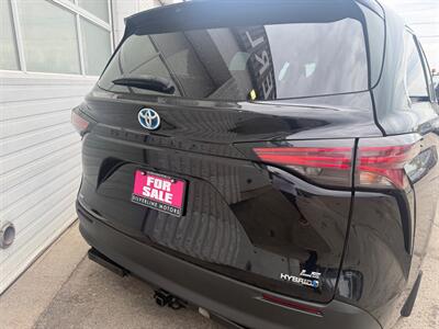 2022 Toyota Sienna LE 8-Passenger - Photo 2 - Winnipeg, MB R2J 3T3