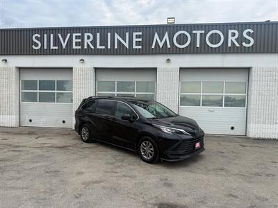 2022 Toyota Sienna LE 8-Passenger Minivan