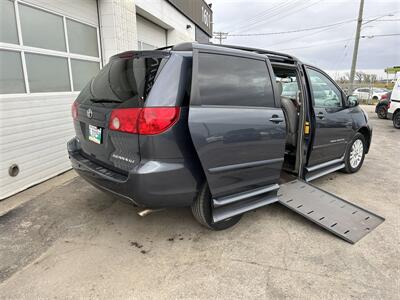 2007 Toyota Sienna WHEELCHAIR VAN   - Photo 2 - Winnipeg, MB R2J 3T3