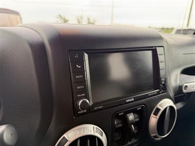 2017 Jeep Wrangler Unlimited Sahara   - Photo 11 - Winnipeg, MB R2J 3T3