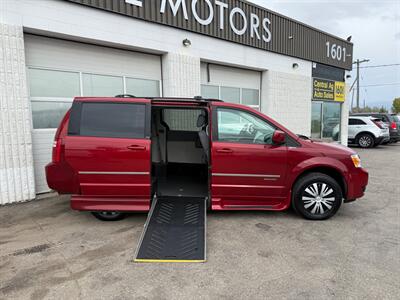 2010 Dodge Grand Caravan WHEELCHAIR VAN   - Photo 2 - Winnipeg, MB R2J 3T3
