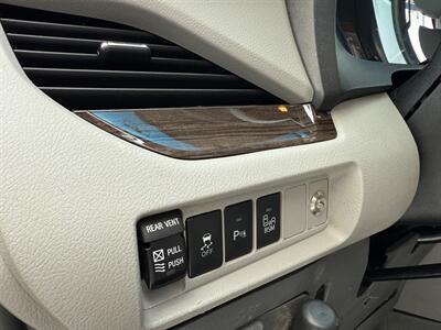 2017 Toyota Sienna WHEELCHAIR VAN XLE   - Photo 7 - Winnipeg, MB R2J 3T3