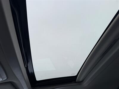 2017 Toyota Sienna WHEELCHAIR VAN XLE   - Photo 14 - Winnipeg, MB R2J 3T3