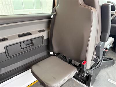 2014 Mobility Ventures MV-1 WHEELCHAIR VAN, POWER RAMP   - Photo 9 - Winnipeg, MB R2J 3T3