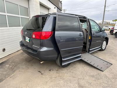 2007 Toyota Sienna WHEELCHAIR VAN   - Photo 3 - Winnipeg, MB R2J 3T3
